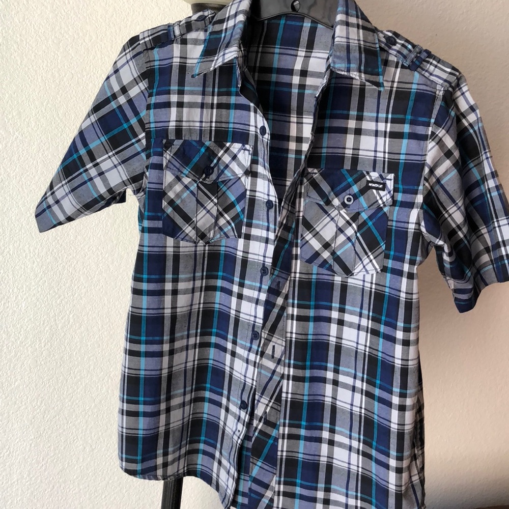 Short sleeve dress shirt